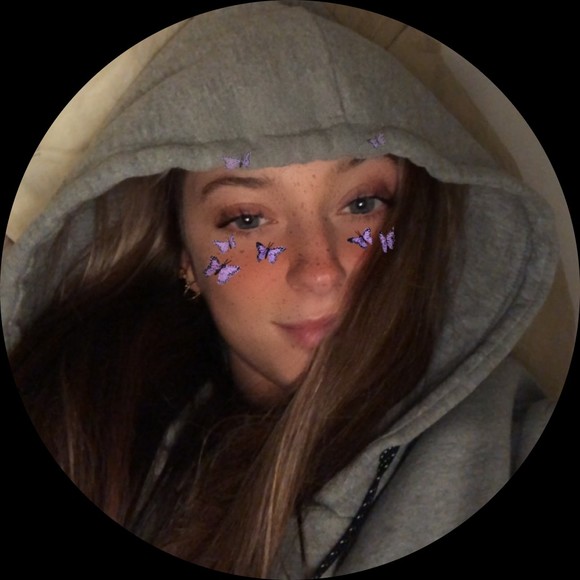 Profile Picture of Danielle Iorio (@danielleiorio38) on Poshmark