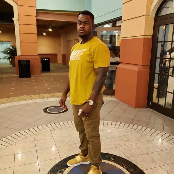 Profile Picture of Guy Thomas (@mot562) on Poshmark