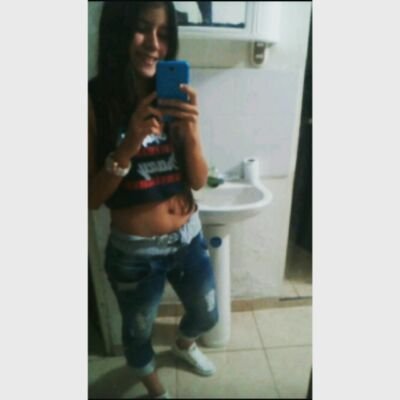 Profile Picture of Annie Calderon (@annie_Calder0n) on Twitter