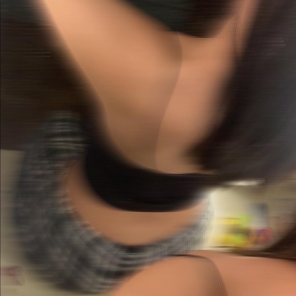 Profile Picture of Vanessa Mendoza (@vanemendoz251) on Poshmark