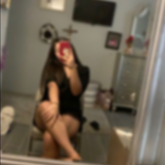 Profile Picture of Gisselle Rivas (@gissellexrivas) on Poshmark