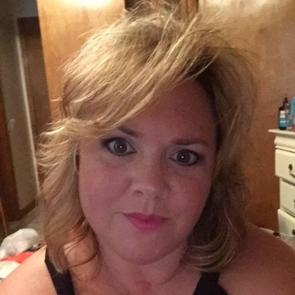 Profile Picture of Toni Johns timbs (@stimbs) on Poshmark