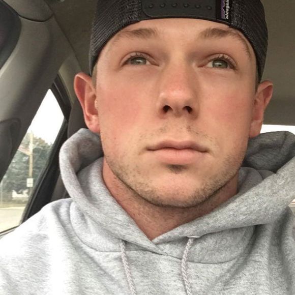 Profile Picture of D.j. Weismann (@pinkpopit) on Poshmark