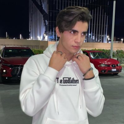 Profile Picture of Para Aaron (@aaronlvu) on Twitter