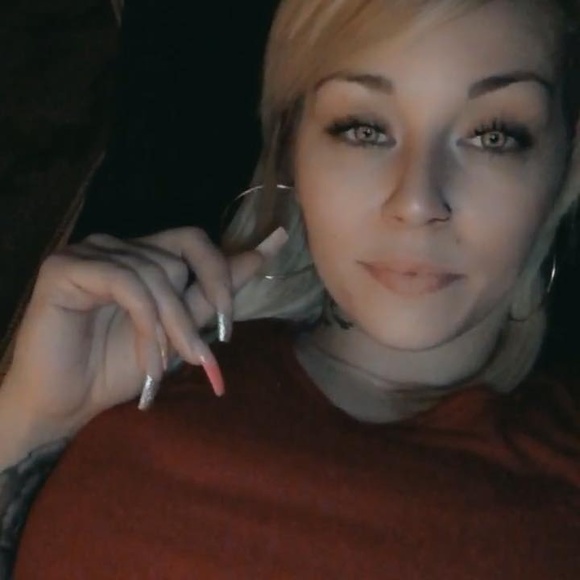 Profile Picture of Jessica Huffman (@jaebaby1012) on Poshmark