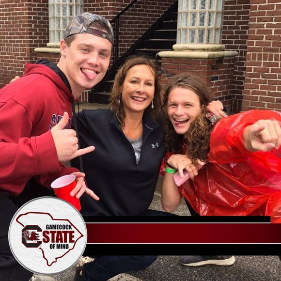 Profile Picture of Angie Tezza (@atezza) on Poshmark