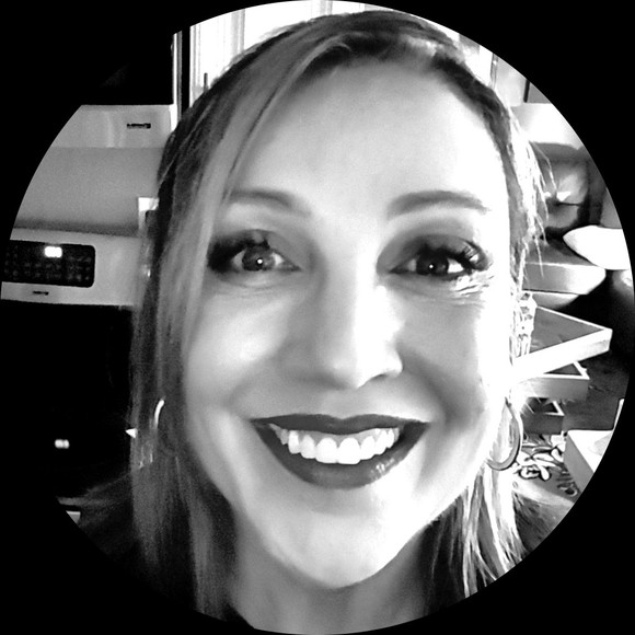 Profile Picture of Jana Erichson (@hrc_rdc) on Poshmark