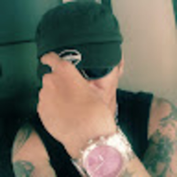 Profile Picture of Henry Troches (@henrytroches42) on Poshmark
