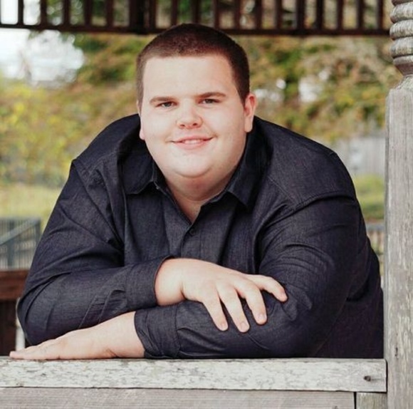 Profile Picture of Andrew Deering (@deering6499) on Poshmark