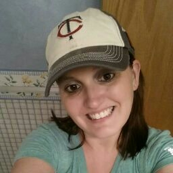 Stephanie Bogatzki - Poshmark Profile Picture of Stephanie Bogatzki (@bogatzkisssss) on Poshmark