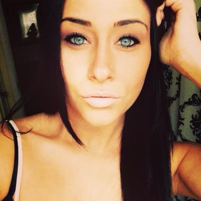 Profile Picture of Bianca Zappone (@queenbea90) on Twitter