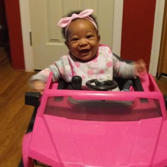 Profile Picture of Nicole Rickenbacker (@n_rickenbacker) on Poshmark