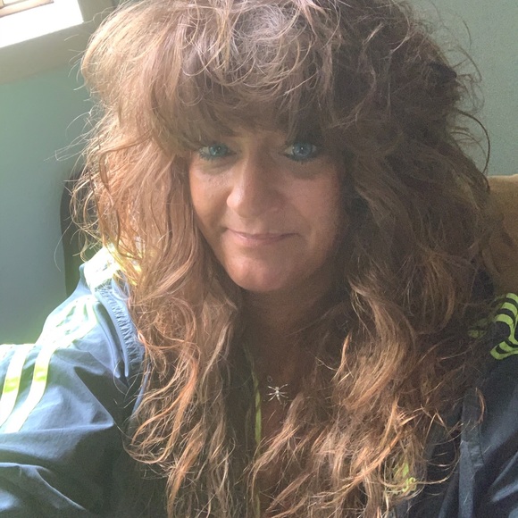 Profile Picture of Rebecca Miears (@beccaboo8167) on Poshmark