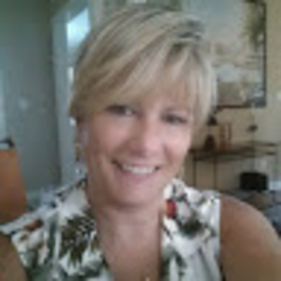 Profile Picture of Lisa Hungate (@lisahungate) on Poshmark