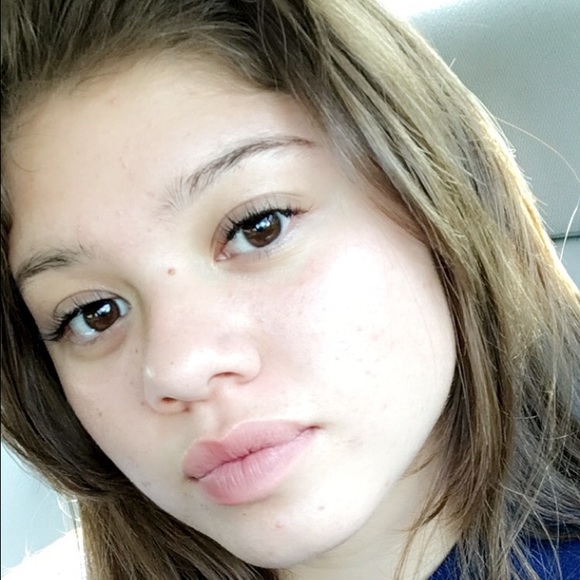 Profile Picture of Jacqueline Gomez (@gomezj640) on Poshmark