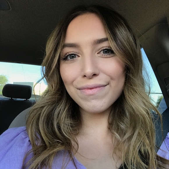 Profile Picture of Mckenna Craig (@kenna119) on Poshmark