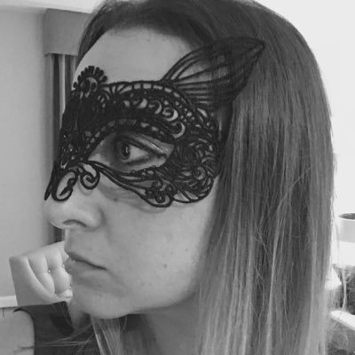 Profile Picture of Lisa Curtis (@luluontherun) on Twitter