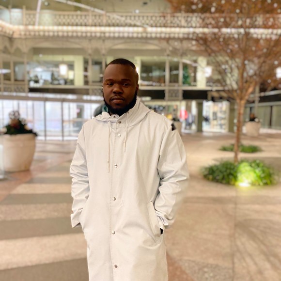 Profile Picture of George Jalloh (@humu1563) on Poshmark