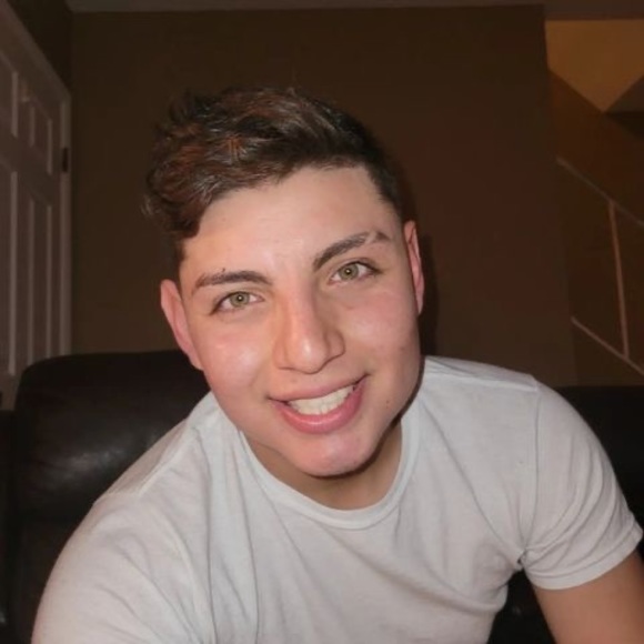 Luis Ibañez - Poshmark Profile Picture of Luis Ibañez (@luisibare1999) on Poshmark