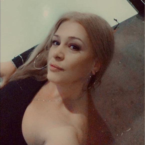 Profile Picture of Fofi Matz (@fobesis) on Poshmark