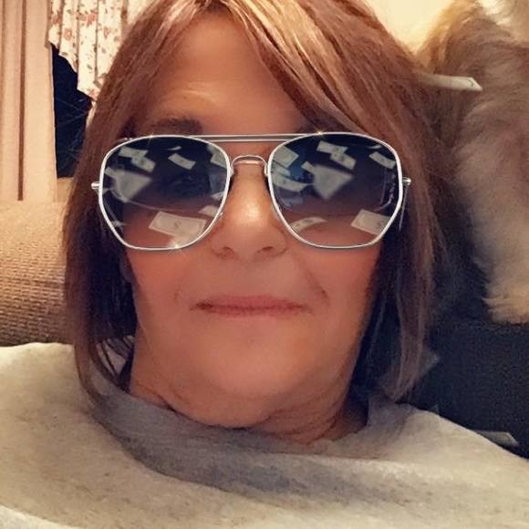 Margo Meyer - Poshmark Profile Picture of Margo Meyer (@hair195253) on Poshmark