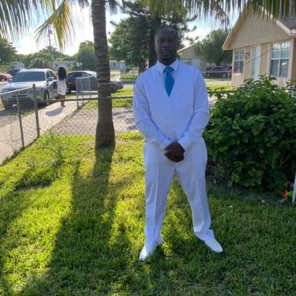 Profile Picture of Cedrick Smith (@cedrickwsmith74) on Poshmark