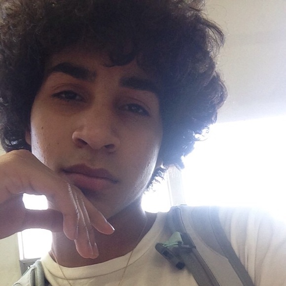 Profile Picture of Elwin Ramos (@eramos98) on Poshmark