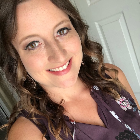 Profile Picture of Christina Baskall (@cassmu2) on Poshmark