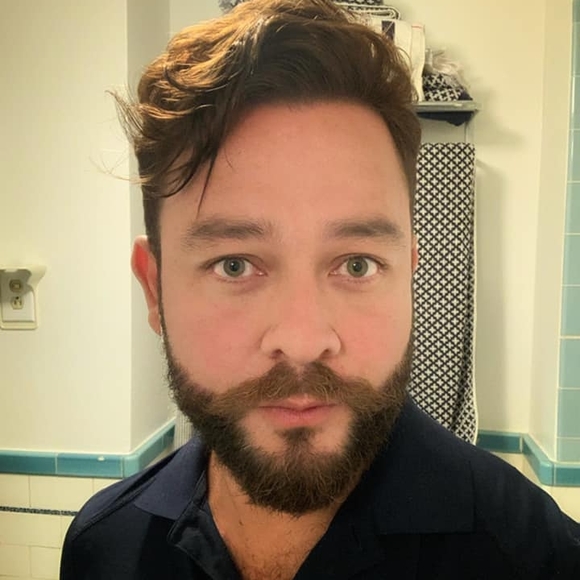 Albert Montañez - Poshmark Profile Picture of Albert Montañez (@niclause911) on Poshmark