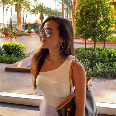 Profile Picture of Emily Garcia (@garcemi97) on Twitter