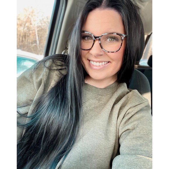 Profile Picture of Kathryn Clavier (@kathrynclavier) on Poshmark