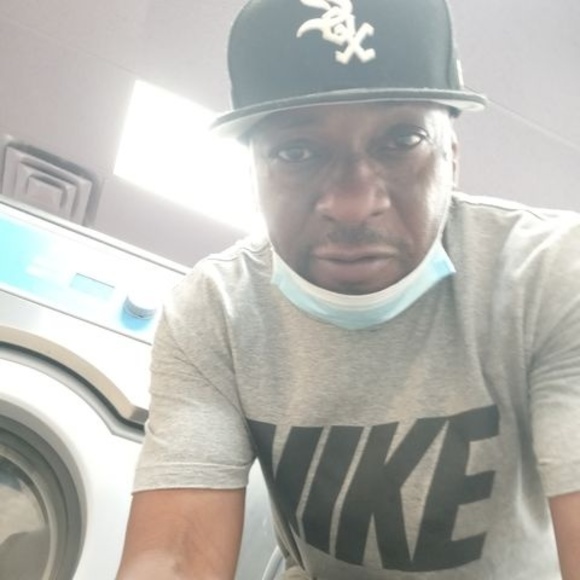 Profile Picture of Anthony Waiters (@anyhonyjwaiters) on Poshmark