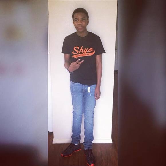 Profile Picture of Kelvin Jones (@kelvinjones4006) on Poshmark