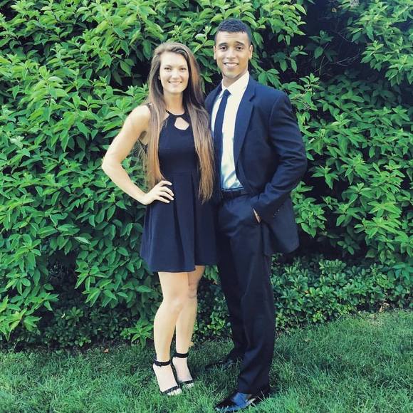 Profile Picture of Becky Stanski (@rstanski) on Poshmark