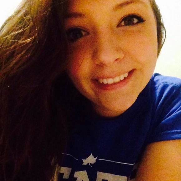 Cheyenne Sims - Poshmark Profile Picture of Cheyenne Sims (@sinsche2653) on Poshmark