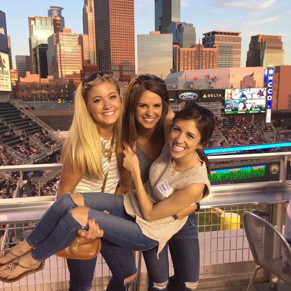 Profile Picture of Christie Lipari (@calipari) on Poshmark