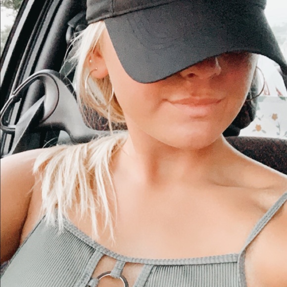 Profile Picture of Monica Schuler (@monica_schuler) on Poshmark