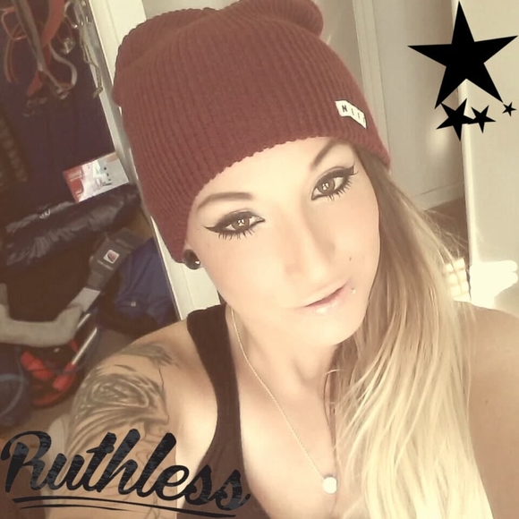 Profile Picture of Sonjia Munnerlyn (@sonjiamunnerlyn) on Poshmark