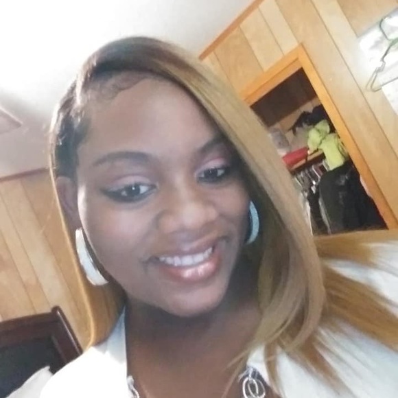 Profile Picture of Gabrielle Campbell (@jgabby23) on Poshmark