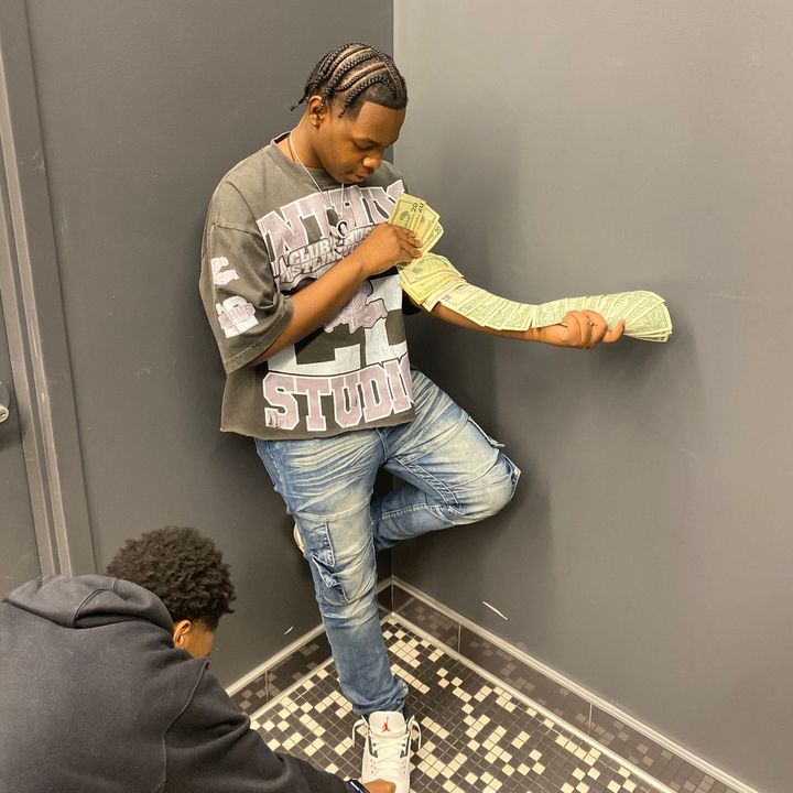 Profile Picture of 🚶🏾‍♂️‍➡️ (@stephen2livee) on Tiktok