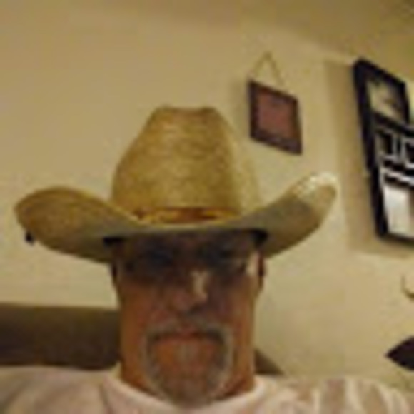 Profile Picture of James Vinson (@jvinson175) on Poshmark