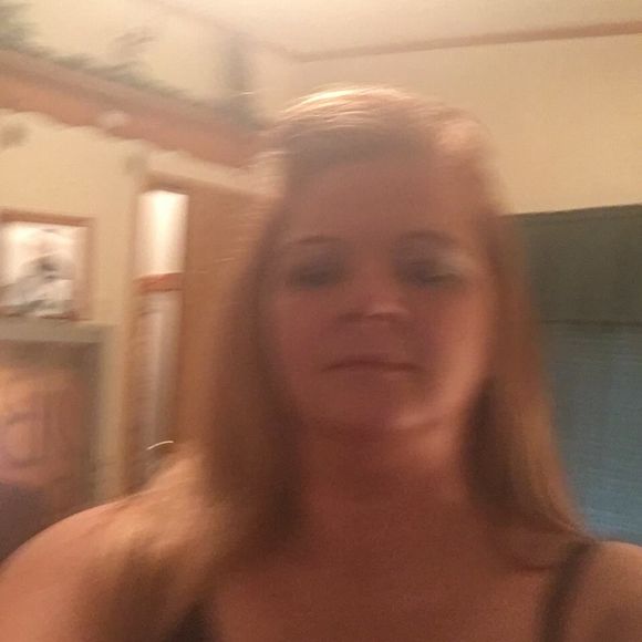 Profile Picture of Christy Bowersock (@bowersock) on Poshmark