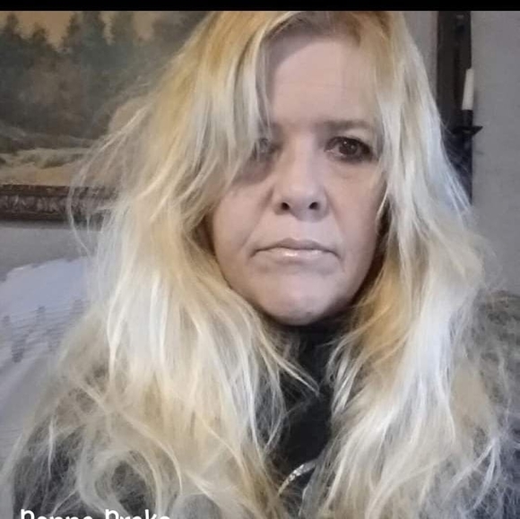 Profile Picture of Donna Smethers (@donna2900) on Poshmark