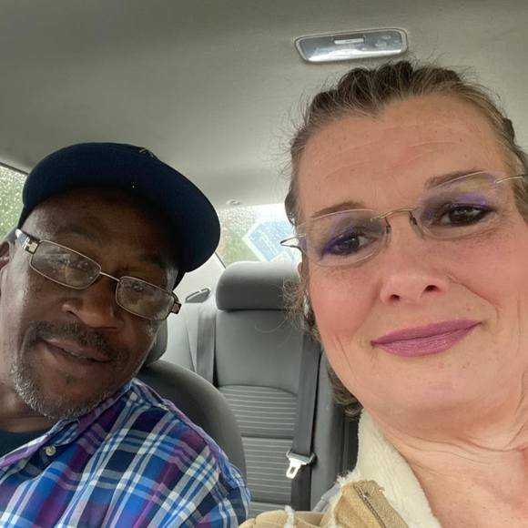 Profile Picture of Shelly Strickland (@imthenormal0ne) on Poshmark