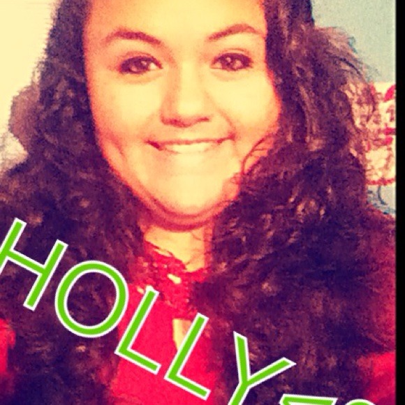 Profile Picture of Holly Brown (@holly1497) on Poshmark