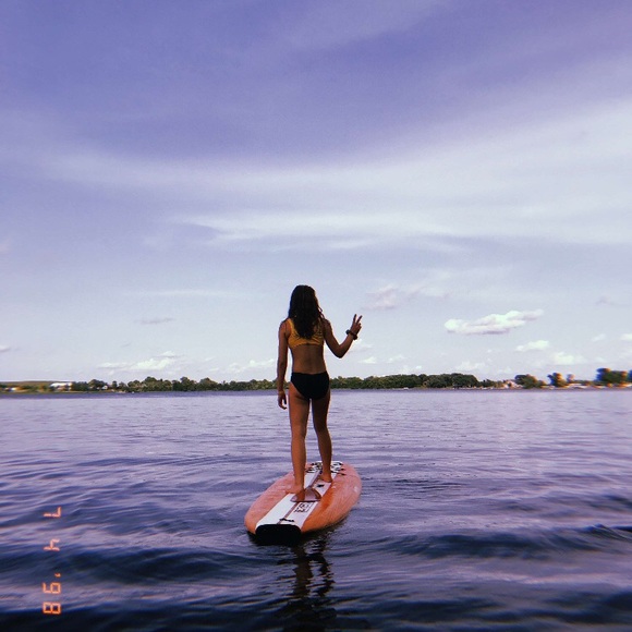 Profile Picture of Brooke Sworski (@brookesworski) on Poshmark