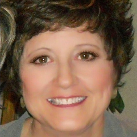 Profile Picture of Christine Tomasic (@knittymom62) on Poshmark