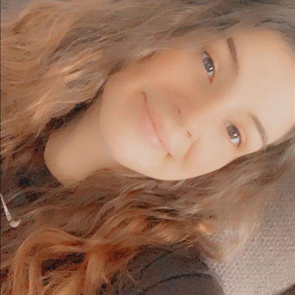 Rebecca Mccowan - Poshmark Profile Picture of Rebecca Mccowan (@beccalynn11417) on Poshmark