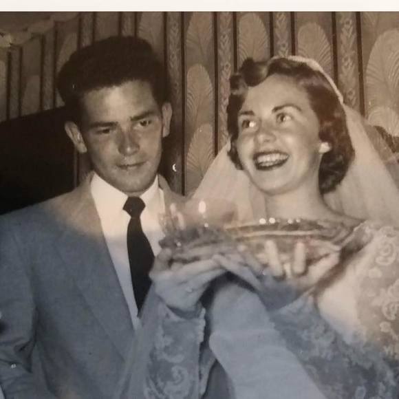 Profile Picture of Renee Mandigo (@rmamandigo) on Poshmark