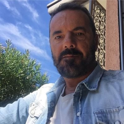 Profile Picture of Hogan  Neil (@HoganNeil2) on Twitter